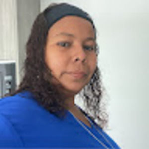 Meet your Posher, Raquel